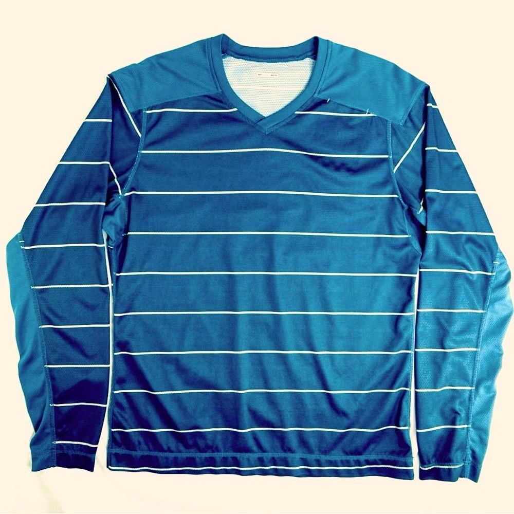 Lululemon Mesh Long V Sleeve Shirt, blue and white stripes